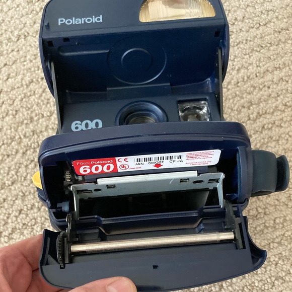 Polaroid camera - Picture 4 of 5